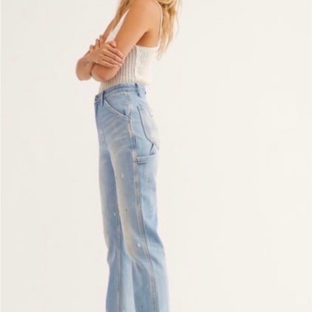 Fitted waist straight leg work/ painter loop loose comfy and flattering jeans